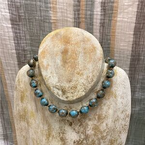 Vintage turquoise Murano glass bead necklace with gold foil inclusions